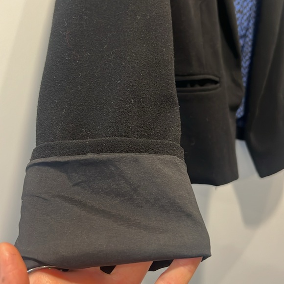 Jacob Black Cropped Blazer (M) - Picture 7 of 7